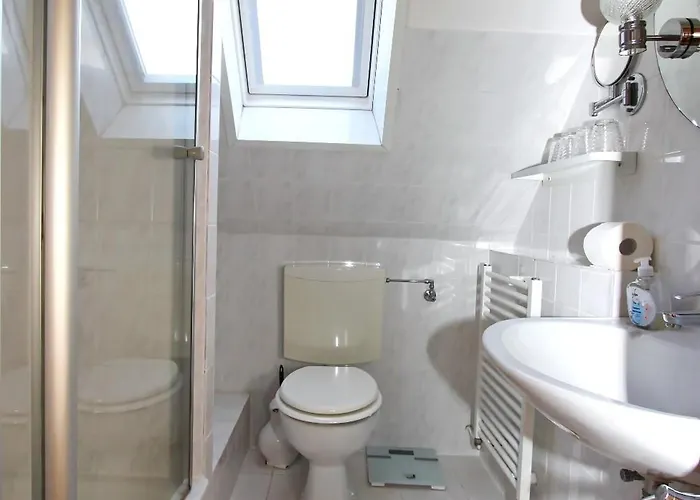 Ueues Hues, App 1 Διαμέρισμα